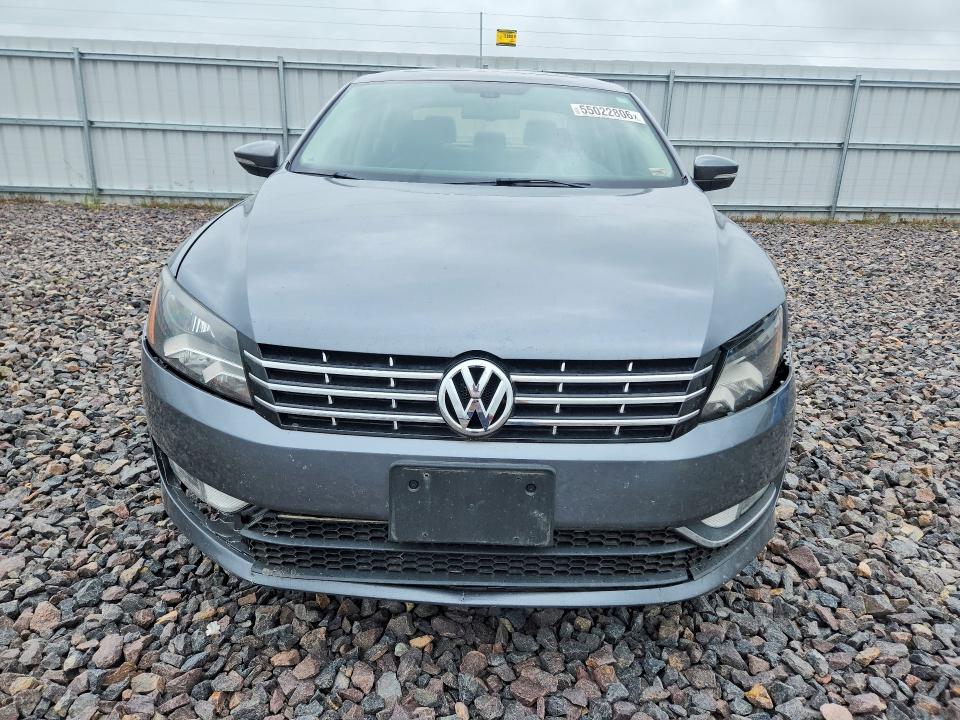55022806 :رقم المزاد ، 1VWCM7A32DC120564 vin ، 2013 Volkswagen Passat مزاد بيع
