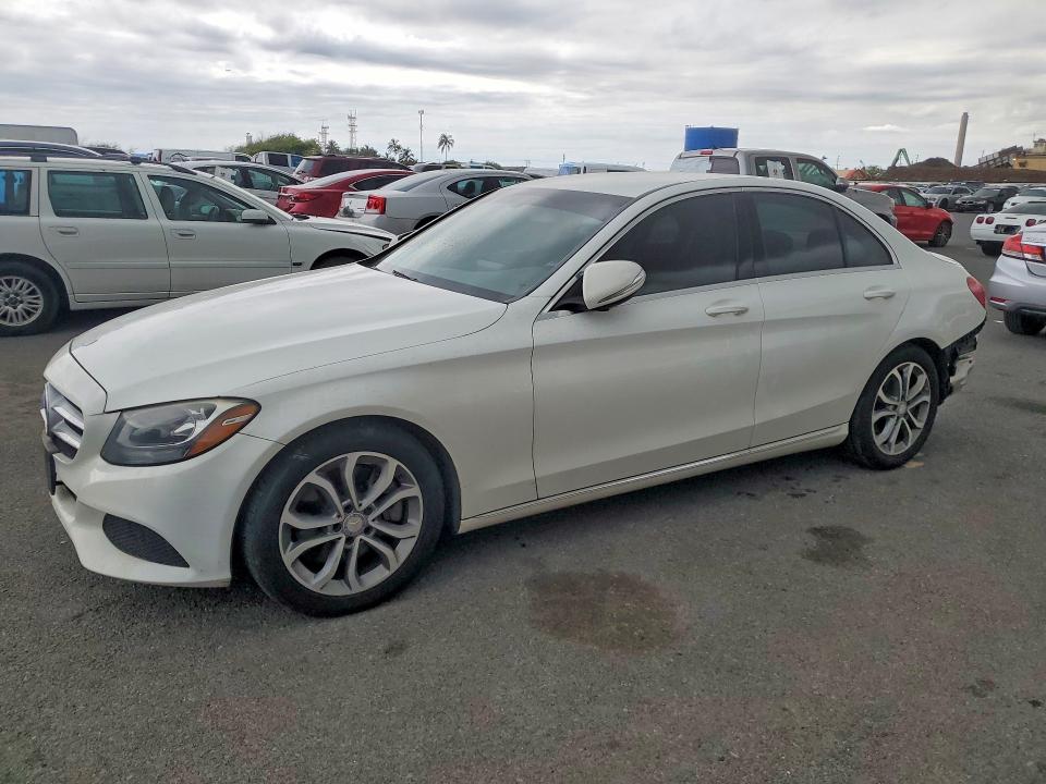 52573586 :رقم المزاد ، 55SWF4JB7FU087131 vin ، 2015 Mercedes-benz C مزاد بيع