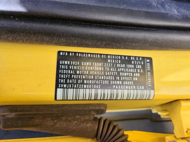 53617916 :رقم المزاد ، 3VWJX7AT2EM601042 vin ، 2014 Volkswagen Beetle مزاد بيع