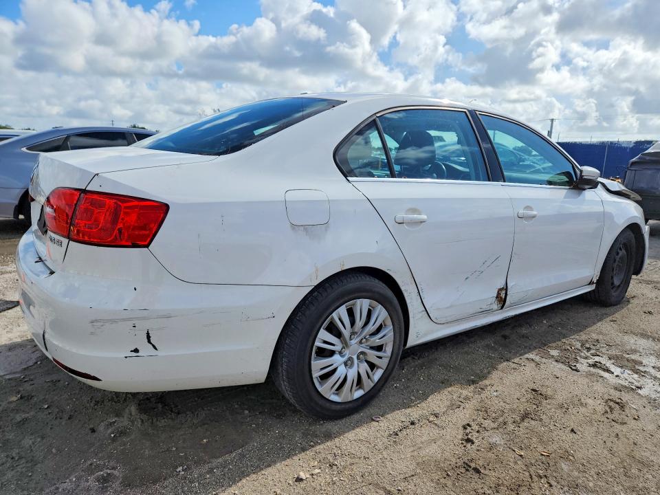53508426 :رقم المزاد ، 3VWDP7AJ0DM394855 vin ، 2013 Volkswagen Jetta مزاد بيع