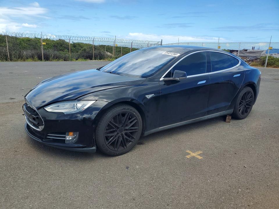 55451266 :رقم المزاد ، 5YJSA1E21FF113794 vin ، 2015 Tesla Model S مزاد بيع
