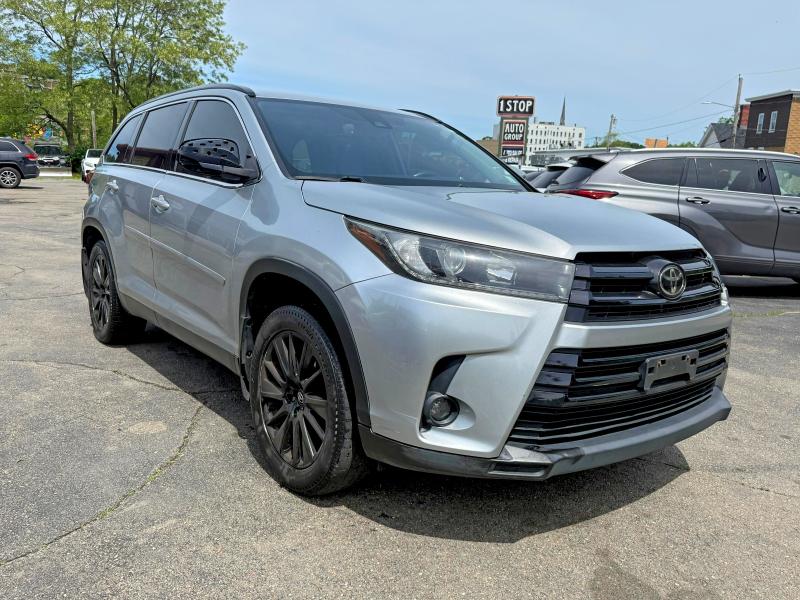 2019 Toyota Highlander მანქანა იყიდება აუქციონზე, vin: 5TDJZRFH5KS565789, აუქციონის ნომერი: 55091406