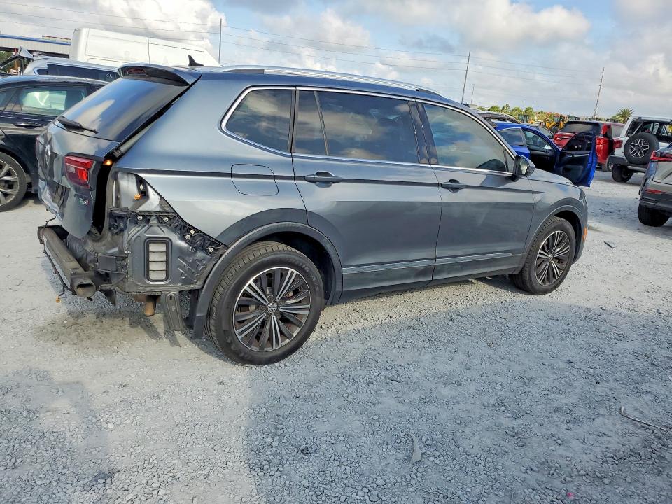Продажа на аукционе авто 2018 Volkswagen Tiguan, vin: 3VV3B7AX3JM185477, номер лота: 52845656