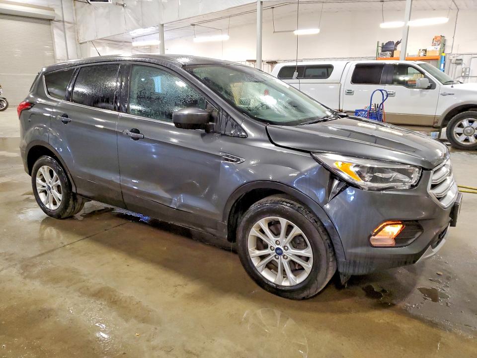 52771806 :رقم المزاد ، 1FMCU9GD0KUB04235 vin ، 2019 Ford Escape مزاد بيع