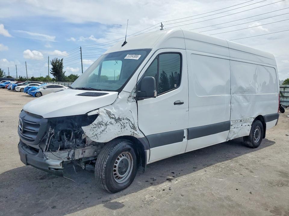 53384986 :رقم المزاد ، W1W4DCHY1MT047743 vin ، 2021 Mercedes-benz Sprinter مزاد بيع