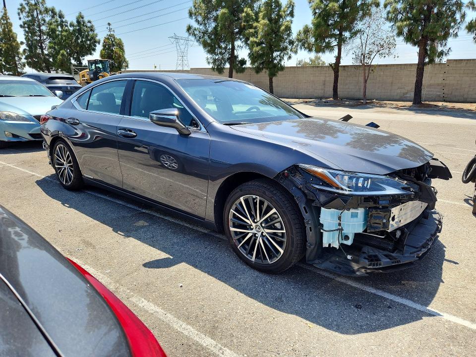 2022 Lexus Es 300h მანქანა იყიდება აუქციონზე, vin: 58ADA1C13NU024452, აუქციონის ნომერი: 53238976