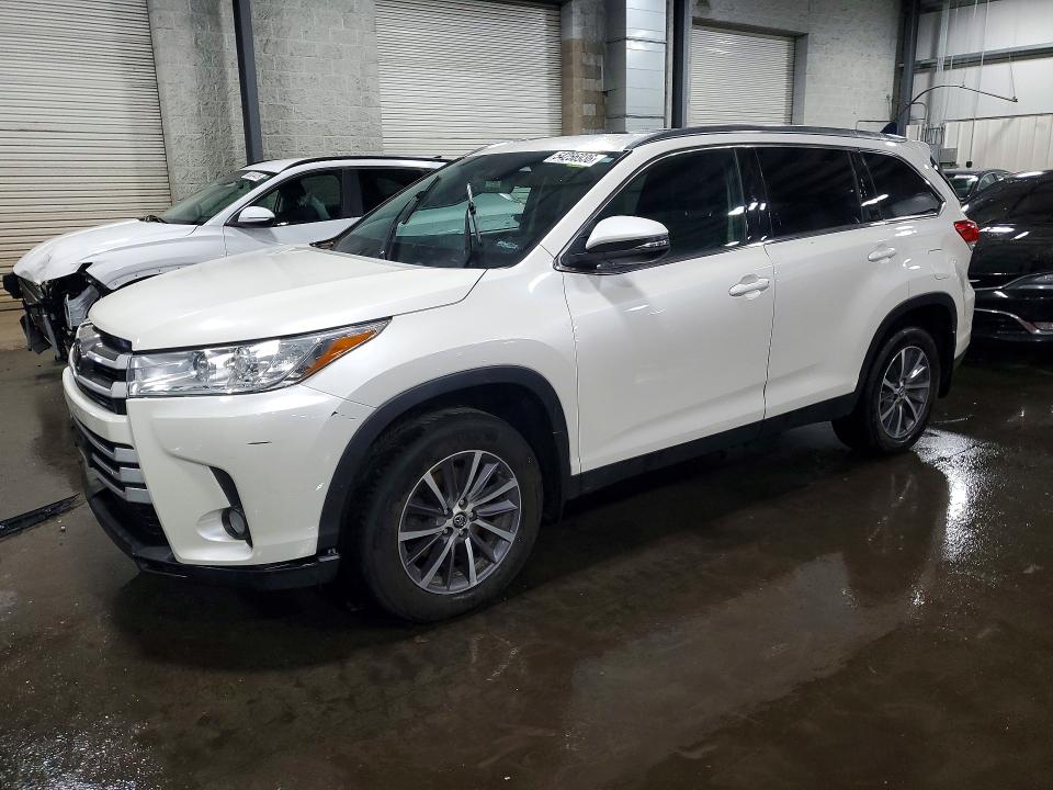 2019 Toyota Highlander მანქანა იყიდება აუქციონზე, vin: 5TDJZRFH0KS607589, აუქციონის ნომერი: 54256936