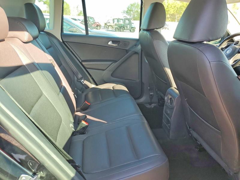 51870446 :رقم المزاد ، WVGSV7AX3HK016218 vin ، 2017 Volkswagen Tiguan مزاد بيع