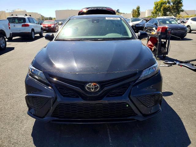 53779256 :رقم المزاد ، 4T1G11AK6NU673002 vin ، 2022 Toyota Camry مزاد بيع