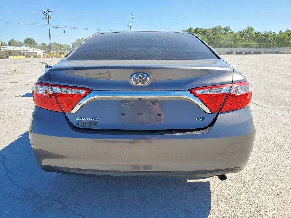 53516856 :رقم المزاد ، 4T1BF1FK7FU003030 vin ، 2015 Toyota Camry مزاد بيع