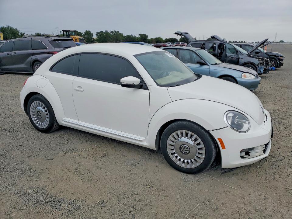 52244096 :رقم المزاد ، 3VWJP7AT7EM609167 vin ، 2014 Volkswagen Beetle مزاد بيع