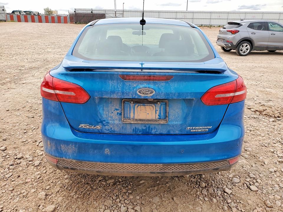Продажа на аукционе авто 2015 Ford Focus, vin: 1FADP3J22FL261660, номер лота: 55061206