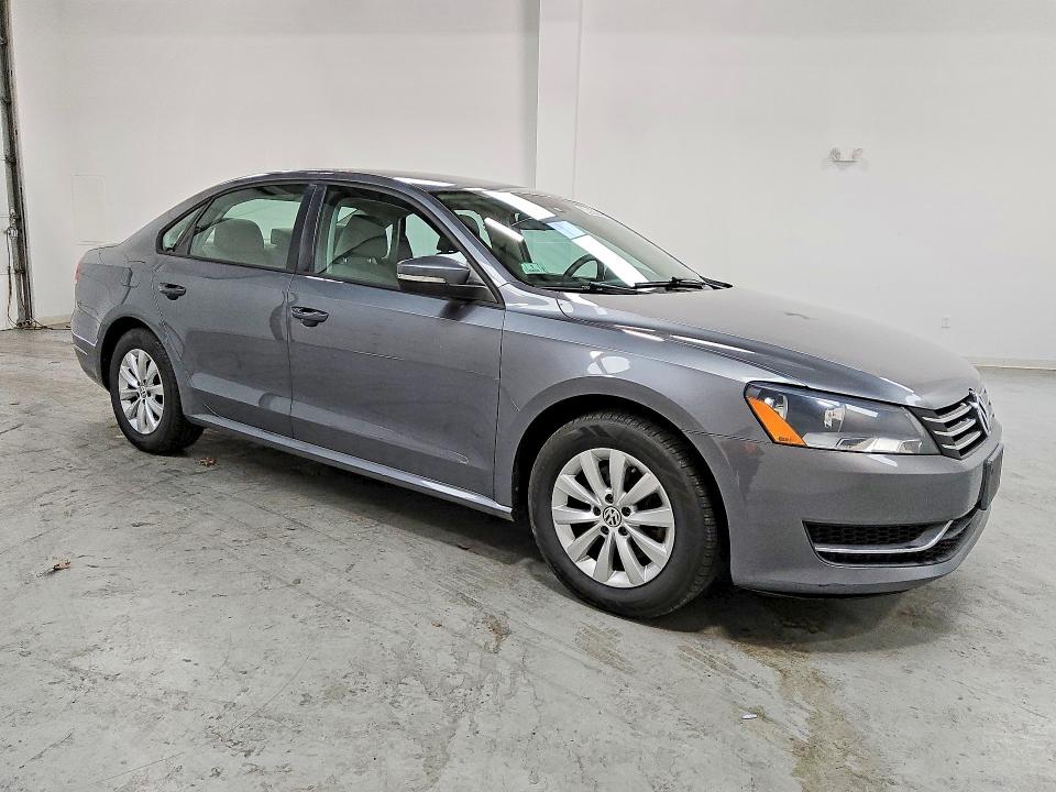 49619256 :رقم المزاد ، 1VWAP7A33DC093910 vin ، 2013 Volkswagen Passat مزاد بيع