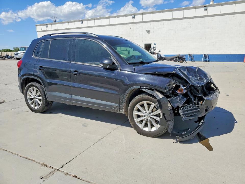 54556926 :رقم المزاد ، WVGAV7AX5HK042055 vin ، 2017 Volkswagen Tiguan مزاد بيع