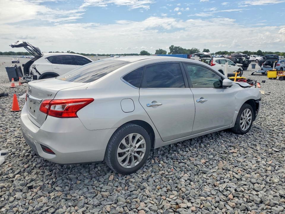 Продажа на аукционе авто 2018 Nissan Sentra, vin: 3N1AB7AP2JL657599, номер лота: 52705156