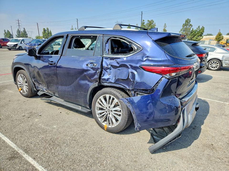 2023 Toyota Highlander მანქანა იყიდება აუქციონზე, vin: 5TDFARAH3PS019990, აუქციონის ნომერი: 52085386