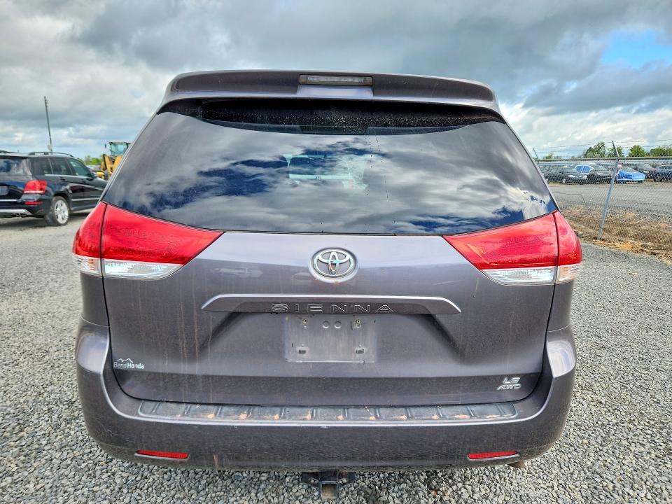 Продажа на аукционе авто 2011 Toyota Sienna, vin: 5TDJK3DC6BS008107, номер лота: 53126776