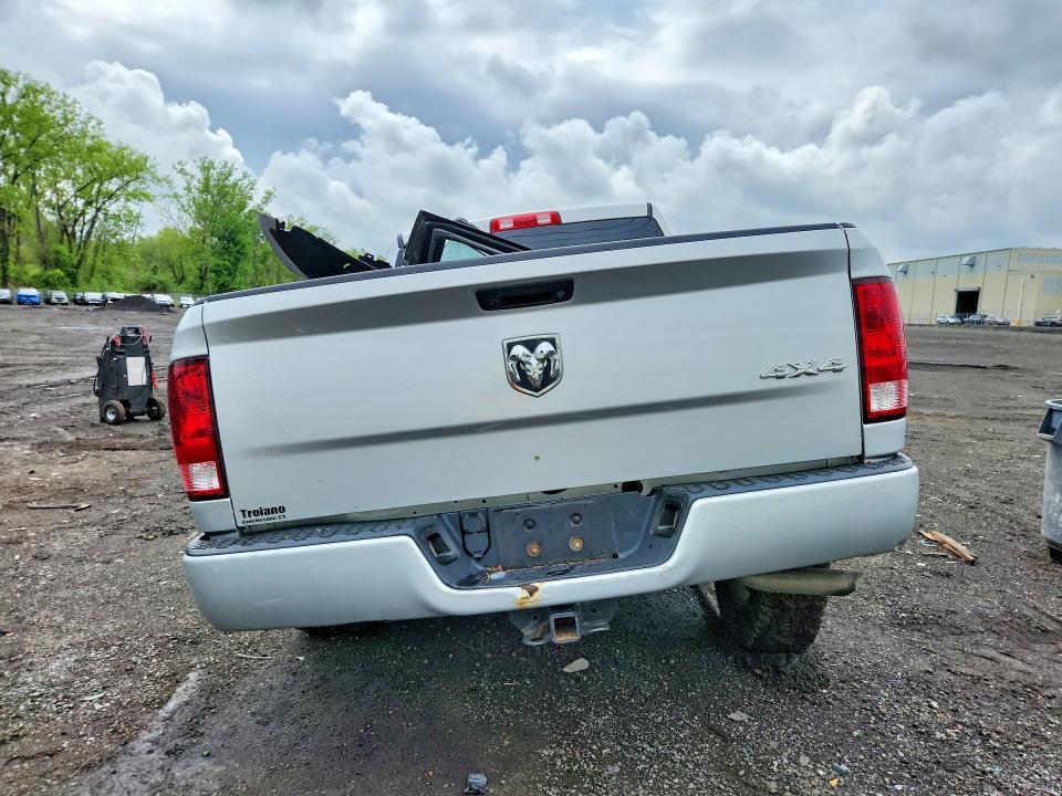 Продаж на аукціоні авто 2018 Ram 1500, vin: 1C6RR7FGXJS328601, номер лоту: 53763126