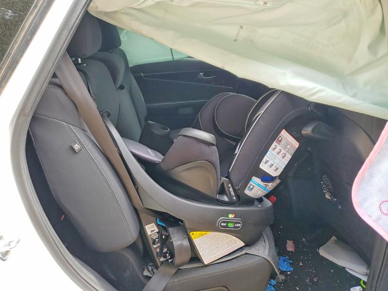 52602786 :رقم المزاد ، 5XYPG4A58HG213571 vin ، 2017 Kia Sorento مزاد بيع