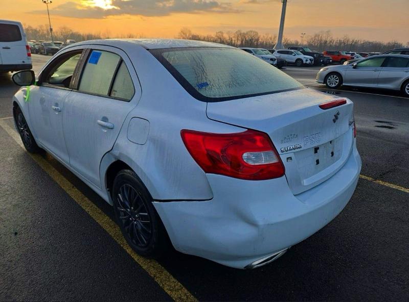 52953296 :رقم المزاد ، JS2RF9A17B6110051 vin ، 2011 Suzuki Kizashi مزاد بيع