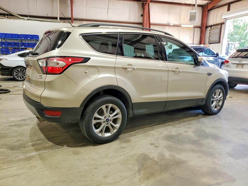 2017 Ford Escape მანქანა იყიდება აუქციონზე, vin: 1FMCU9G96HUD53658, აუქციონის ნომერი: 55309106