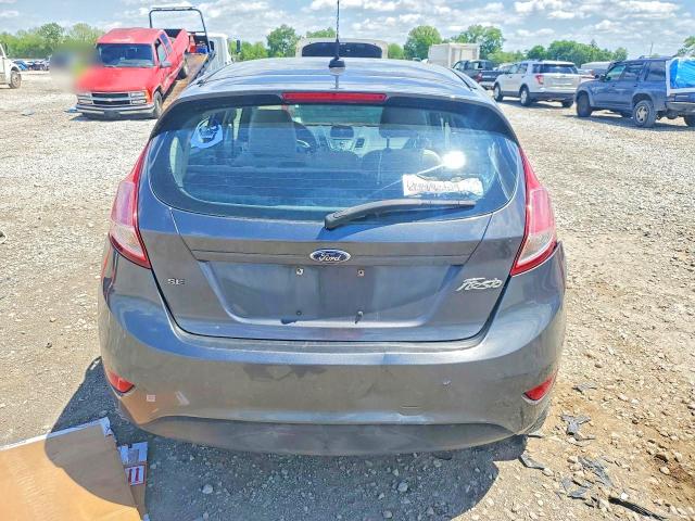52645756 :رقم المزاد ، 3FADP4EJ4FM158150 vin ، 2015 Ford Fiesta مزاد بيع