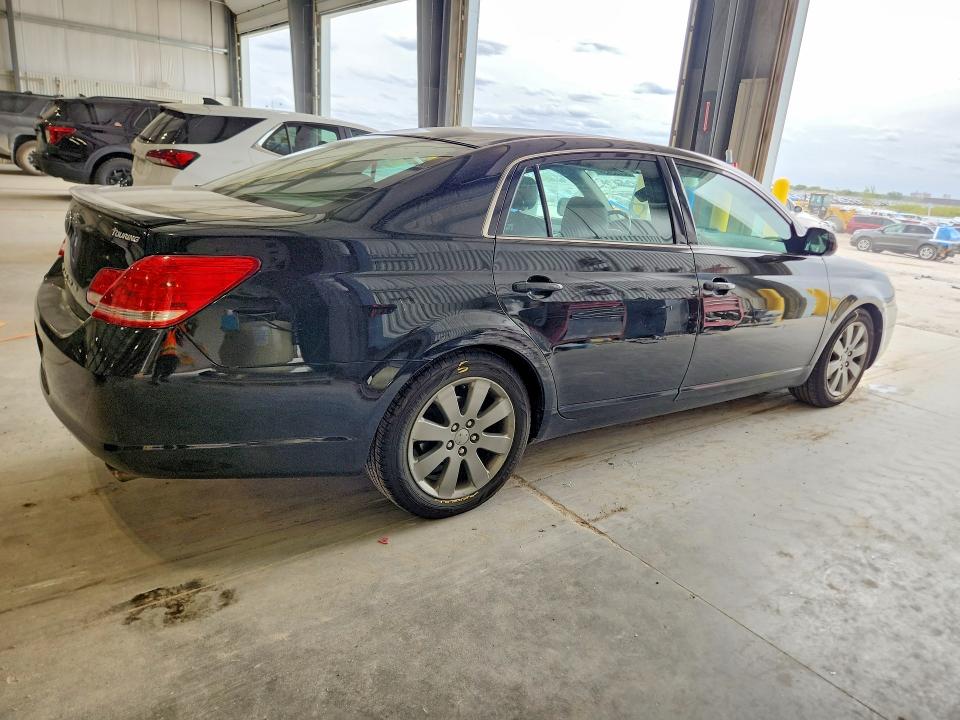 52232636 :رقم المزاد ، 4T1BK36B95U033572 vin ، 2005 Toyota Avalon مزاد بيع