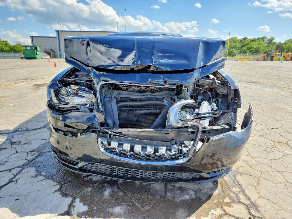 53424826 :رقم المزاد ، 2C3CCABG3NH130897 vin ، 2022 Chrysler 300 مزاد بيع