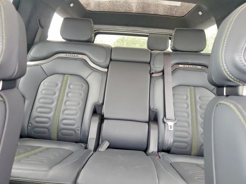 53711196 :رقم المزاد ، 7PDSGBBA0SN051681 vin ، 2025 Rivian R1s مزاد بيع