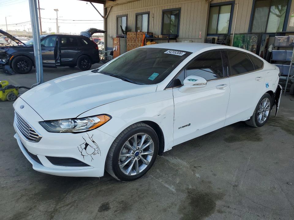 54255306 :رقم المزاد ، 3FA6P0LU8HR302030 vin ، 2017 Ford Fusion مزاد بيع
