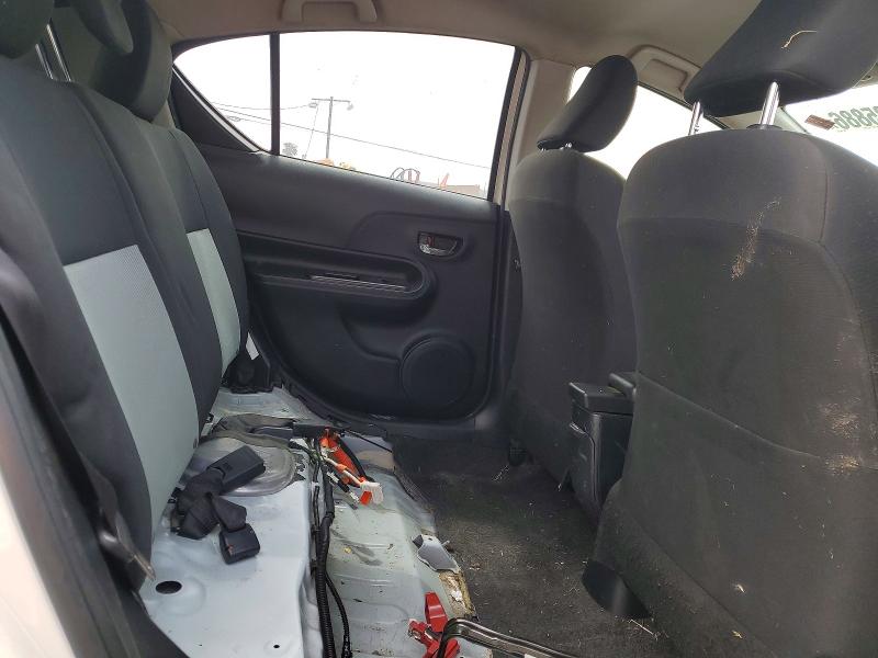 53135886 :رقم المزاد ، JTDKDTB35F1583173 vin ، 2015 Toyota Prius C مزاد بيع