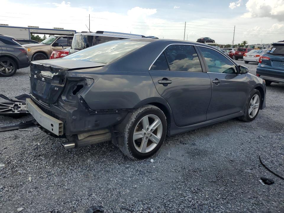 54653996 :رقم المزاد ، 4T1BF1FK1DU637690 vin ، 2013 Toyota Camry مزاد بيع