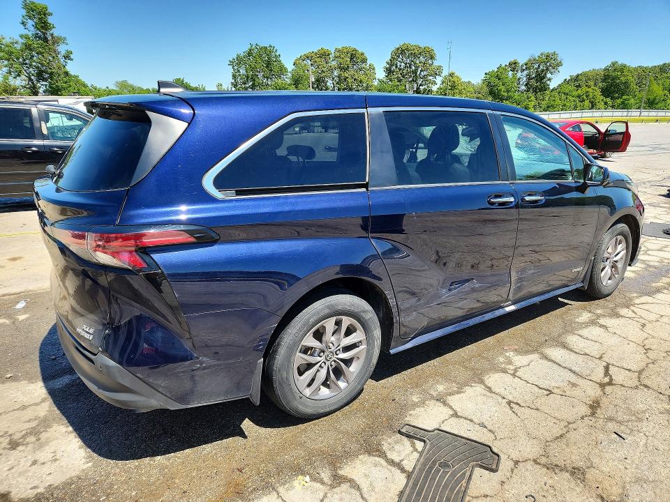 Продажа на аукционе авто 2021 Toyota Sienna, vin: 5TDYRKEC9MS034075, номер лота: 53261246