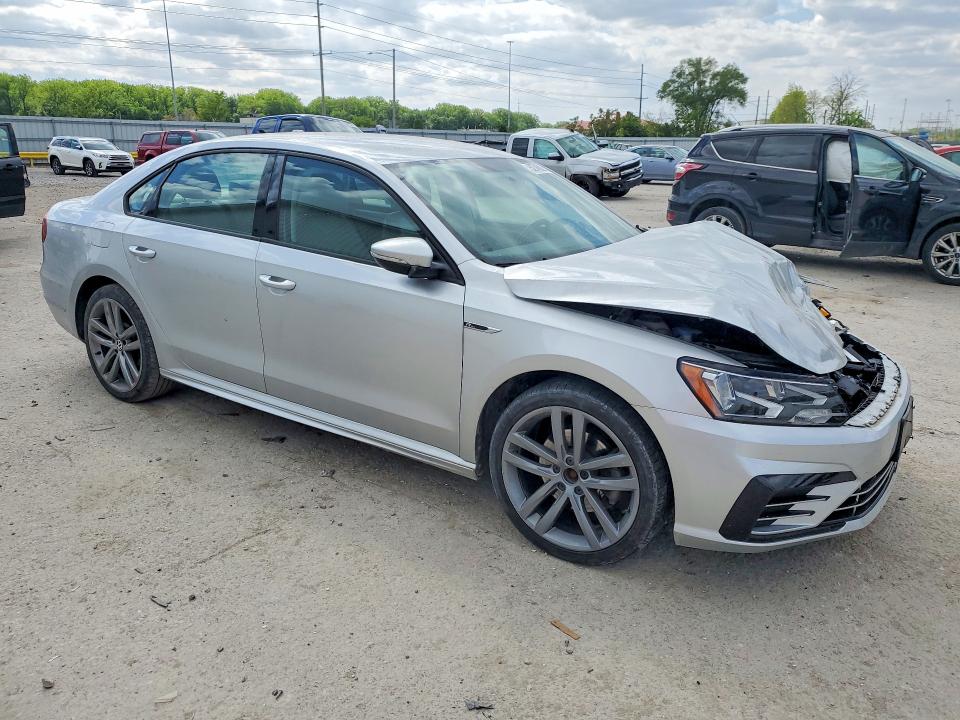 52746826 :رقم المزاد ، 1VWAA7A31JC023044 vin ، 2018 Volkswagen Passat مزاد بيع