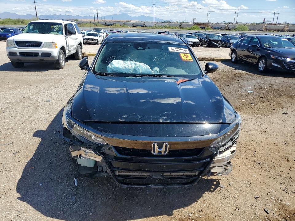 Продажа на аукционе авто 2018 Honda Accord, vin: 1HGCV1F30JA040985, номер лота: 52402056