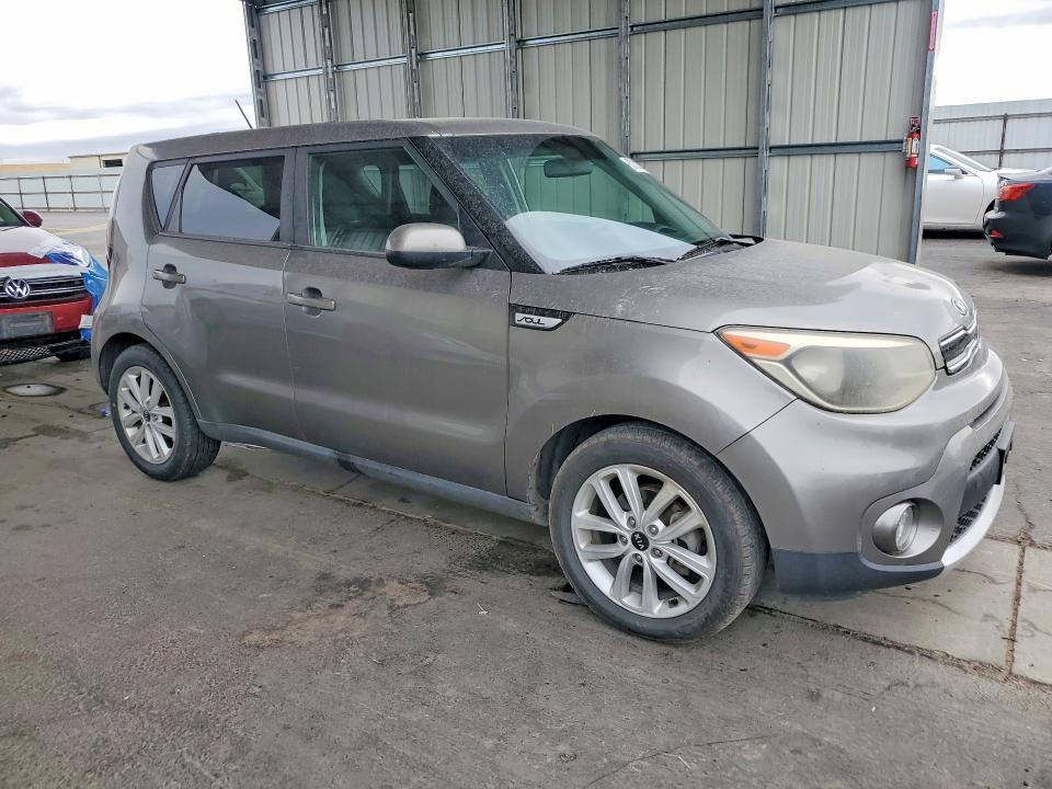 55105756 :رقم المزاد ، KNDJP3A56J7528761 vin ، 2018 Kia Soul مزاد بيع