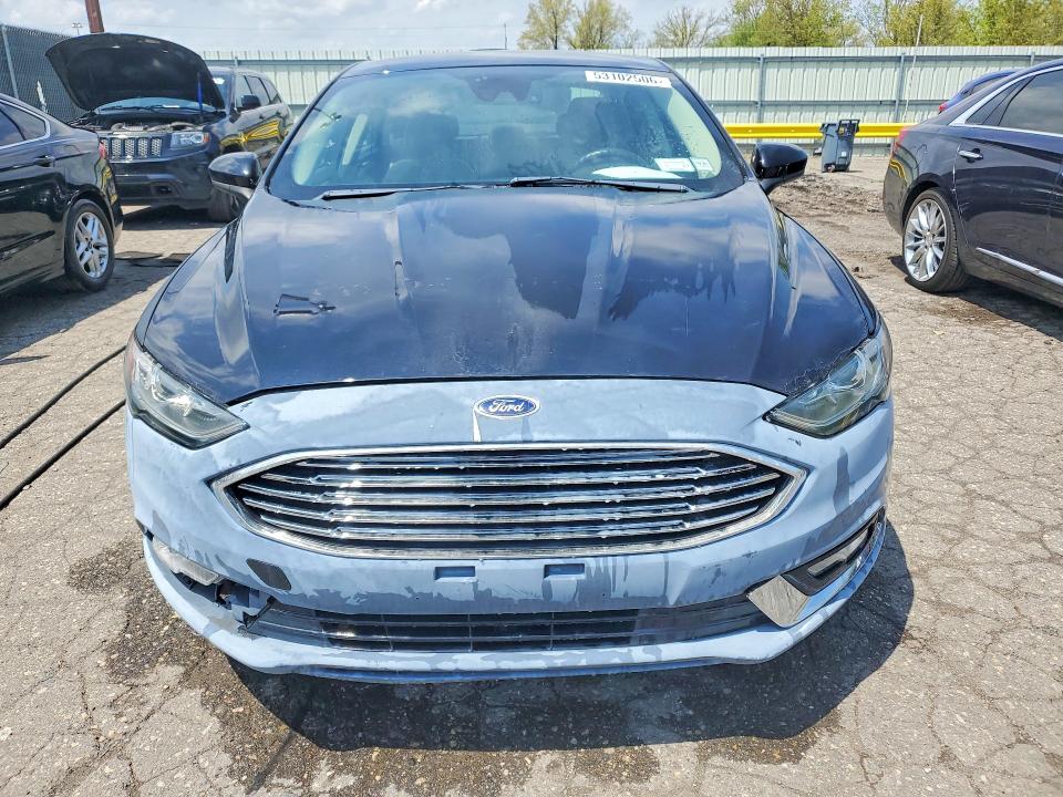 53102506 :رقم المزاد ، 3FA6P0G70KR217808 vin ، 2019 Ford Fusion مزاد بيع