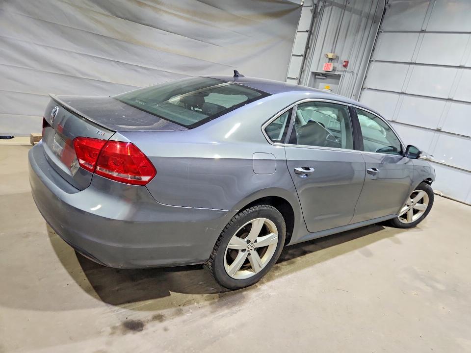 Продажа на аукционе авто 2015 Volkswagen Passat, vin: 1VWAT7A30FC119751, номер лота: 55243816
