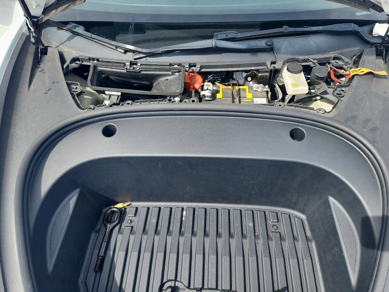 53011336 :رقم المزاد ، 5YJ3E1EA0NF111002 vin ، 2022 Tesla Model 3 مزاد بيع
