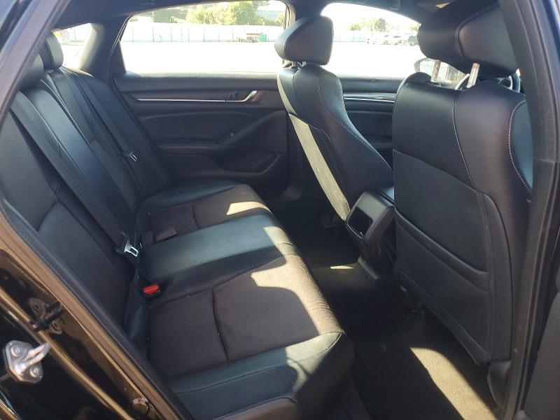 Продажа на аукционе авто 2018 Honda Accord, vin: 1HGCV1F31JA051624, номер лота: 53238086