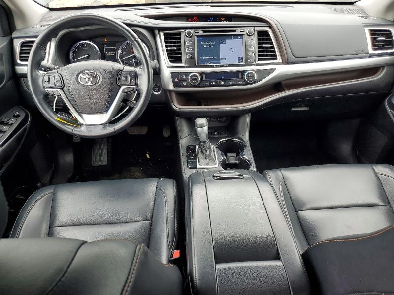 2018 Toyota Highlander მანქანა იყიდება აუქციონზე, vin: 5TDJZRFH3JS536872, აუქციონის ნომერი: 52623866