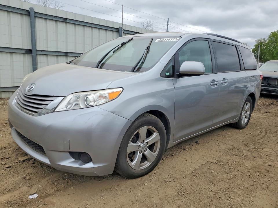 53335736 :رقم المزاد ، 5TDKK3DCXFS590058 vin ، 2015 Toyota Sienna مزاد بيع