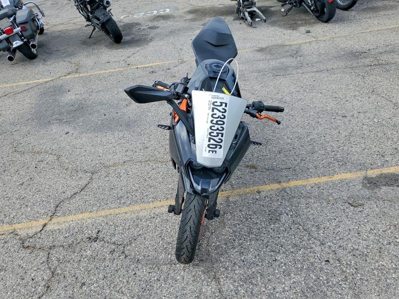 52393526 :رقم المزاد ، MD2JYJ40XJC299729 vin ، 2018 Ktm 390 مزاد بيع