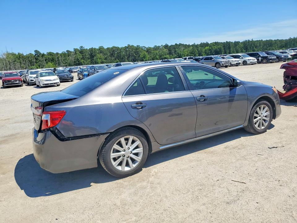 53579396 :رقم المزاد ، 4T4BF1FKXDR279138 vin ، 2013 Toyota Camry مزاد بيع