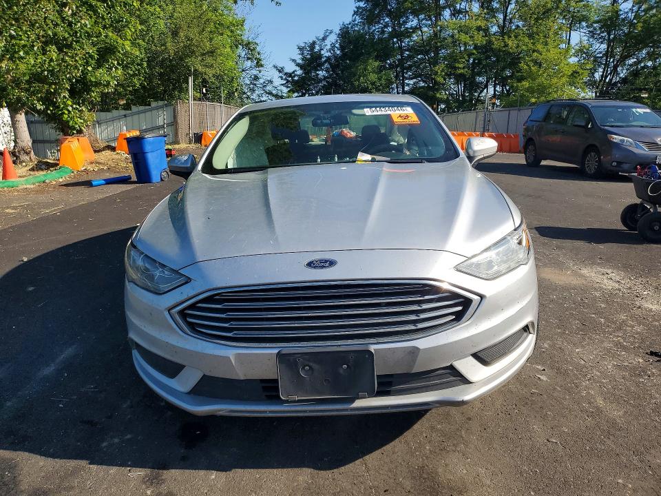 54434046 :رقم المزاد ، 3FA6P0H70JR131346 vin ، 2018 Ford Fusion مزاد بيع