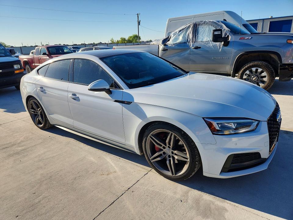 52029286 :رقم المزاد ، WAUENCF57JA008164 vin ، 2018 Audi A5 مزاد بيع