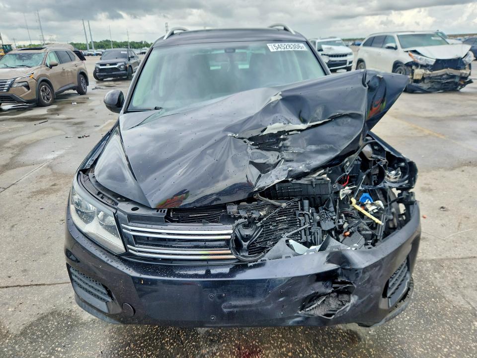 54528306 :رقم المزاد ، WVGRV7AX8HK021347 vin ، 2017 Volkswagen Tiguan مزاد بيع
