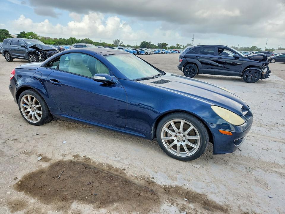 55242986 :رقم المزاد ، WDBWK56F95F052078 vin ، 2005 Mercedes-benz Slk مزاد بيع