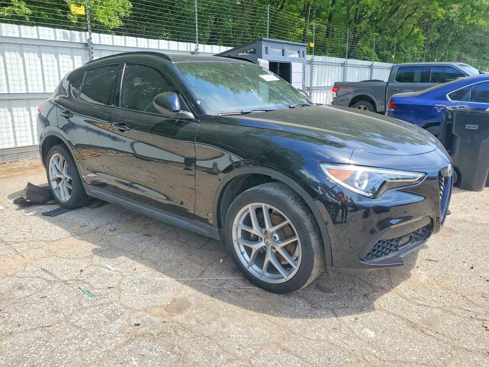 52468376 :رقم المزاد ، ZASFAKNN2J7B62395 vin ، 2018 Alfa Romeo Stelvio مزاد بيع