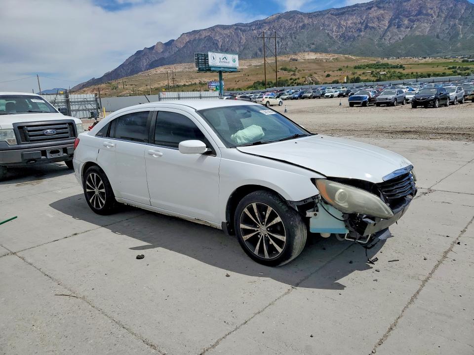 2013 Chrysler 200 მანქანა იყიდება აუქციონზე, vin: 1C3CCBBB1DN574604, აუქციონის ნომერი: 54815496